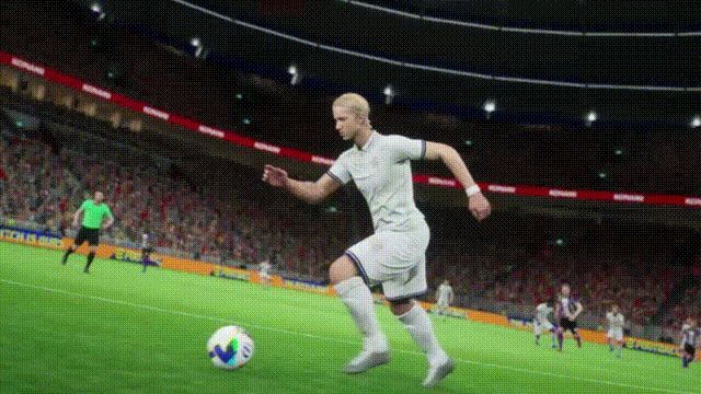 古蒂使用后脚跟妙传的动画演示，球路隐蔽且精准找到前插队友