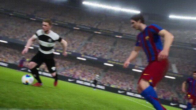 埃德米尔森在比赛中完成关键拦截后迅速发起反击的动态画面