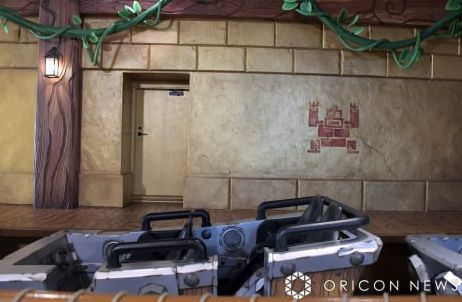 黄金神殿内部结构展示，布满机关齿轮与发光符文