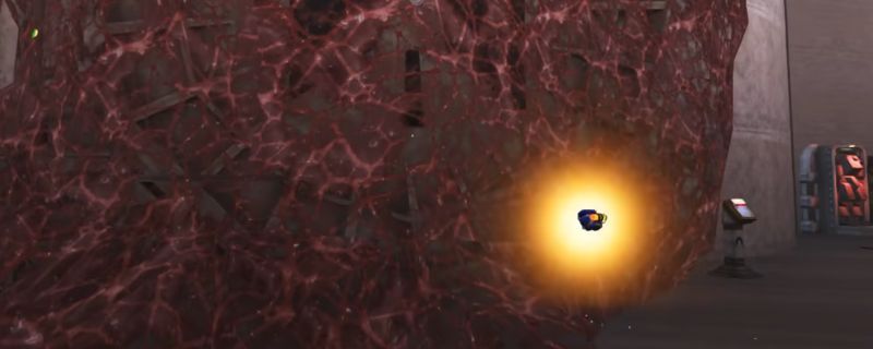 游戏中安保区夜间场景，昏暗灯光下隐约可见怪物在巡逻，地面散落着废弃装备与血迹