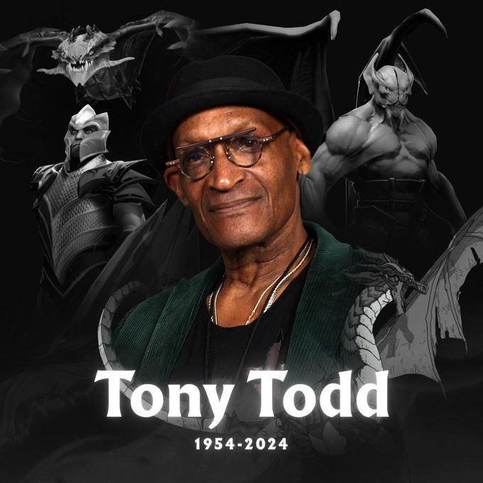 Tony Todd肖像照，神情深邃，背景为暗色调，凸显其声音演员的神秘气质