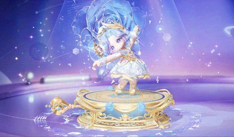 赛季通行证奖励预览图，左侧为等级进度条，右侧依次展示塞西莉、绒小幽、渡小羽三款皮肤的动态立绘