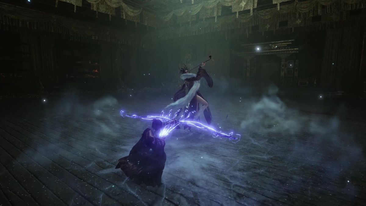 战斗场景中无常与一名持刀敌人激烈交锋，刀光剑影间火花四溅，氛围紧张