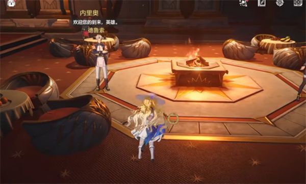 角色在楼梯平台左侧与两名身穿官服的NPC对话，界面显示对话选项弹窗