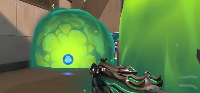 战术复盘图示，标注蝰蛇技能释放点位与敌人行进路线的交叉分析