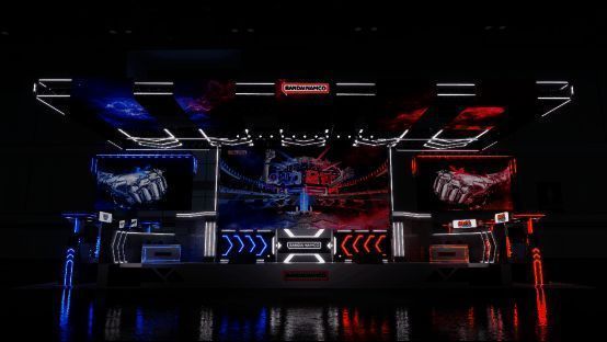 N4-06展区开场表演现场，舞者配合灯光与投影演绎吃豆人主题舞台秀