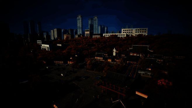 城市全景俯瞰图，阳光洒落在高楼之间，街道上行人穿梭，充满生机