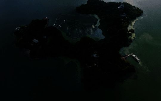 桃花美少女舞团在桃林中翩翩起舞，身穿粉色古装，背景花瓣纷飞，美轮美奂