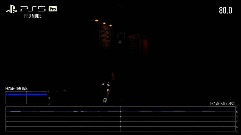 《星刃》战斗场景截图，角色高速移动中，技能特效与背景动态模糊处理自然流畅