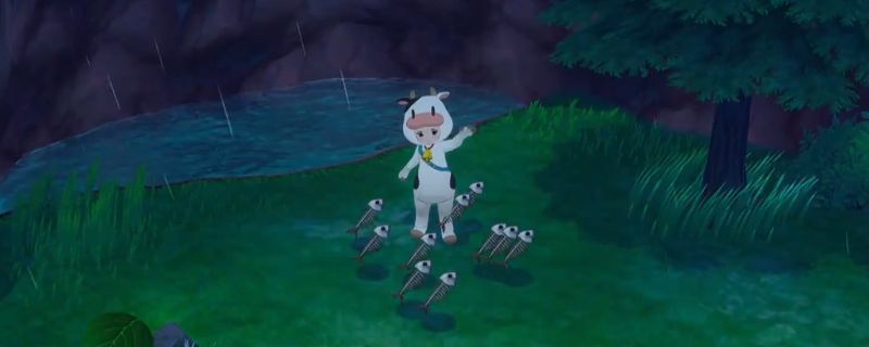 游戏内集市左上角小鱼塘场景，下雨天气下水面泛起涟漪，岸边隐约可见可拾取的鱼骨