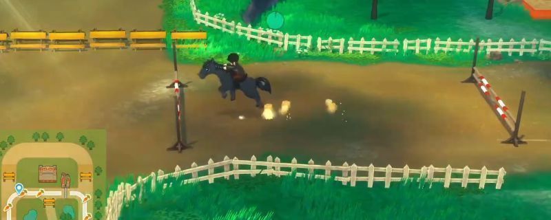 《牧场物语 来吧！风之繁华集市》夏季赛马大会比赛场景，玩家骑马飞跃赛道障碍，周围观众欢呼