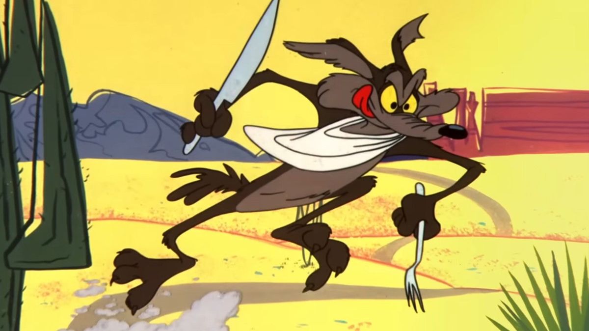 《星露谷物语》游戏中Meadowlands农场场景，绿草如茵，鸡舍外有小鸡散落，画面温馨宁静