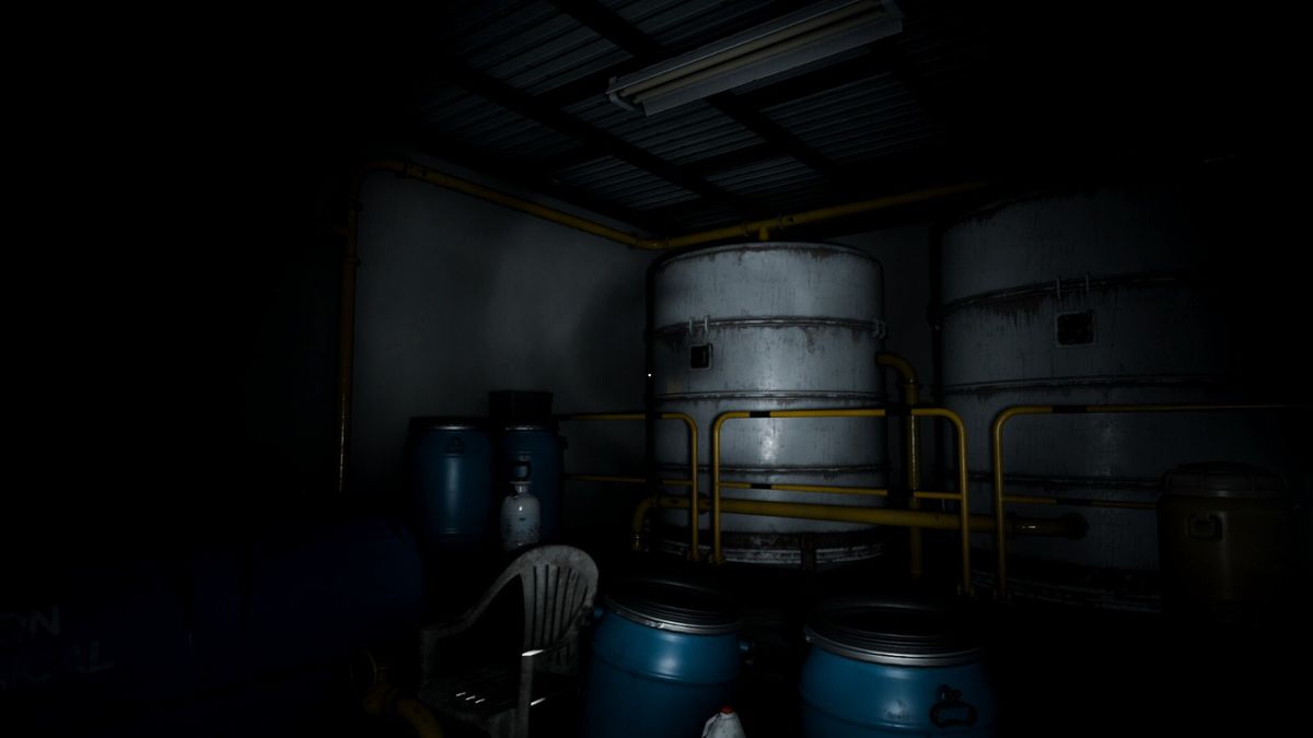 两名玩家合力关闭金属门，门外怪物猛烈撞击，火花四溅，气氛极度紧张