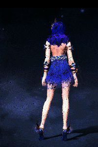 蓝色妖姬染色款展示，女性角色身穿深蓝长裙，眼神冷艳，周身环绕花瓣