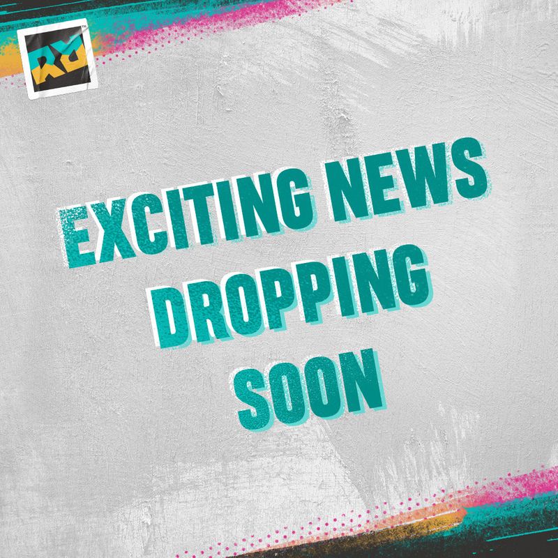 多名角色在雪山上集结，准备展开团队竞速比赛，画面充满动感与竞技氛围