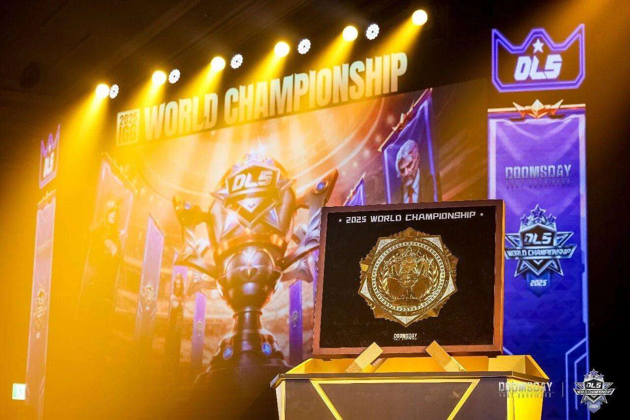 Doomsday: Last Survivors比赛现场，选手激烈对战，大屏幕显示战况