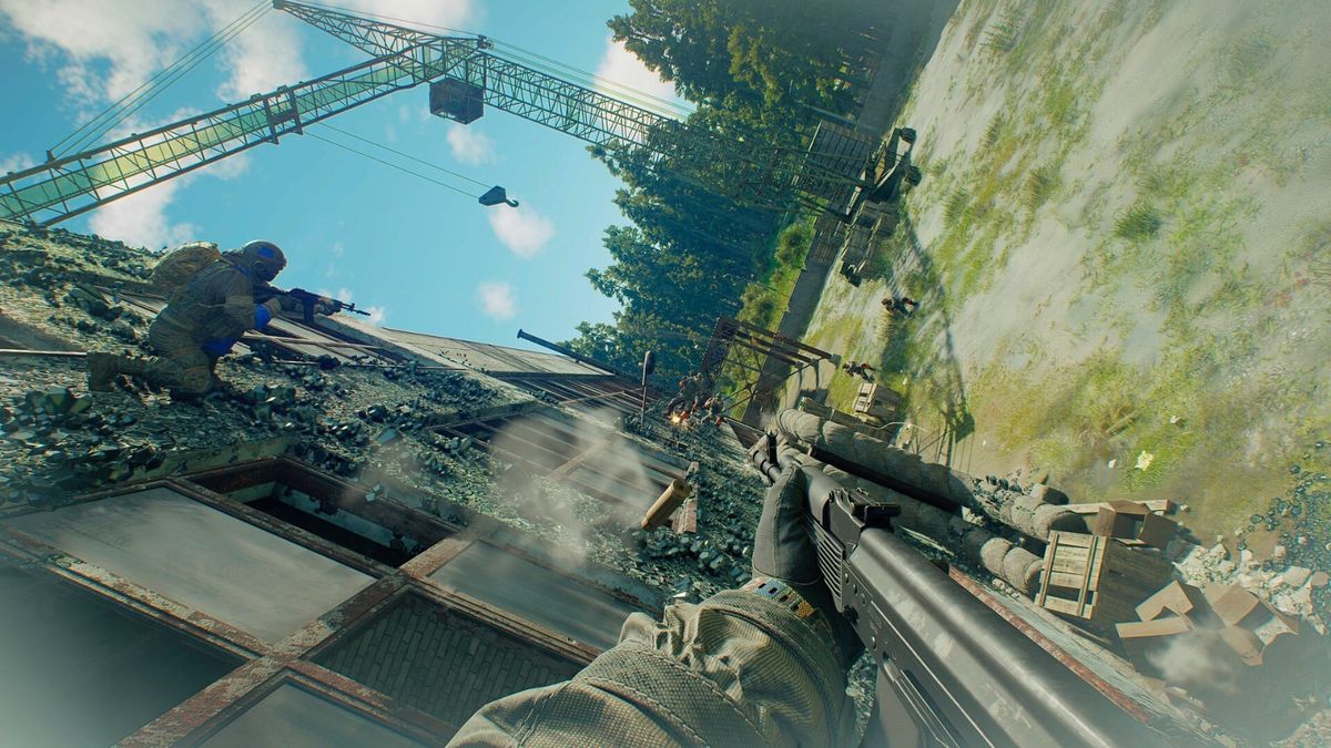 玩家组队在高危区域搜刮资源，角色身着战术装备保持警戒状态