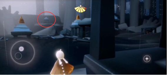 第八位先祖所在洞穴入口，被藤蔓遮掩