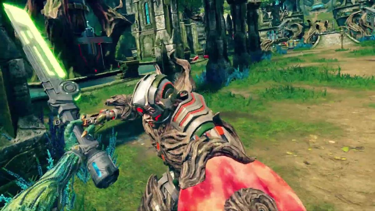 玩家与巨型BOSS展开激烈战斗，场景宏大