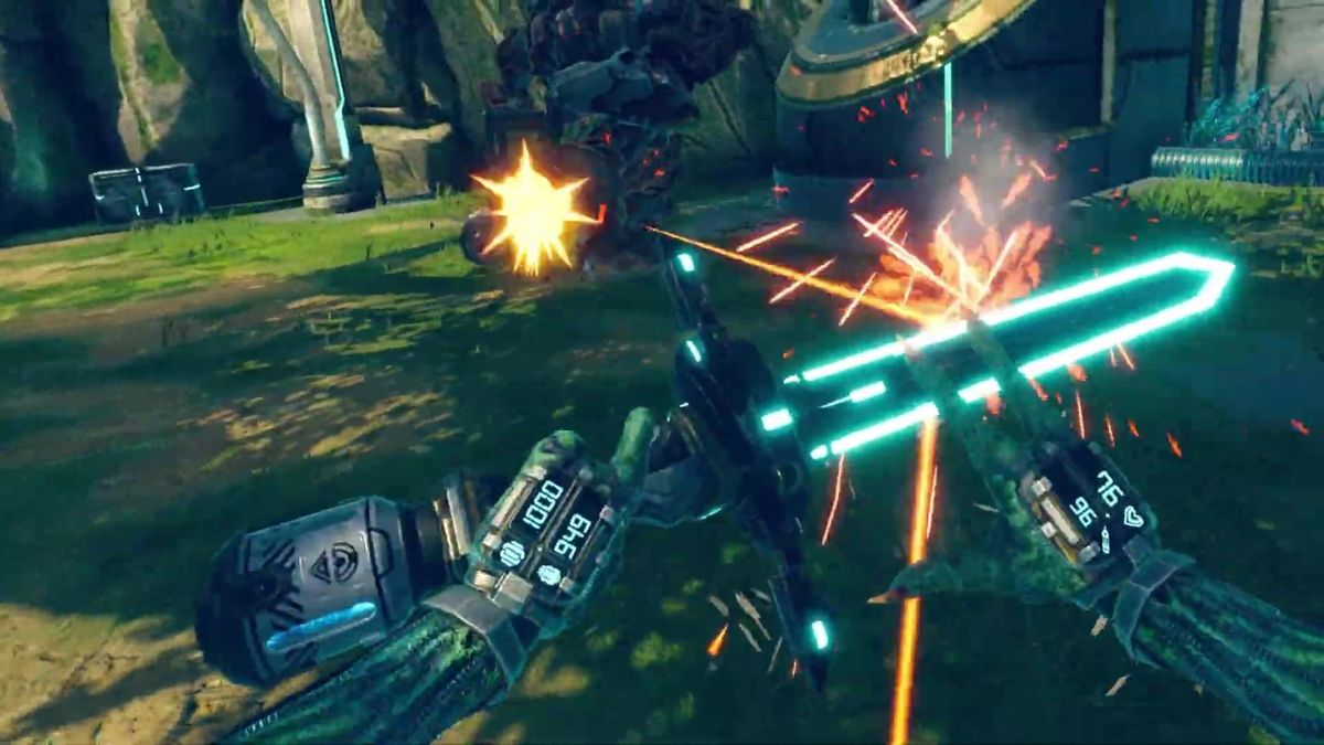 玩家在水下探索，周围环境神秘而静谧