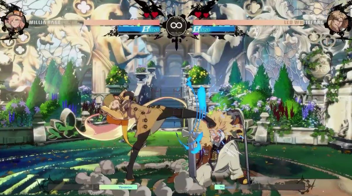 角色技能连招演示图，展示连击效果与伤害数值