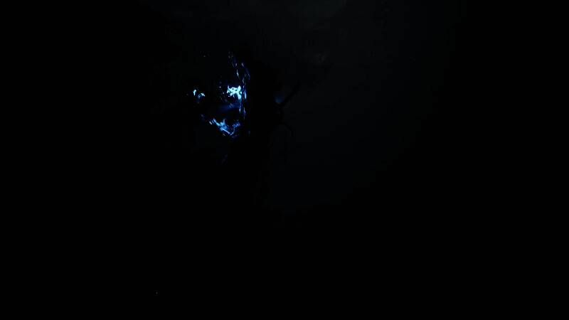 玩家在游戏内种植植物、恢复生态的画面