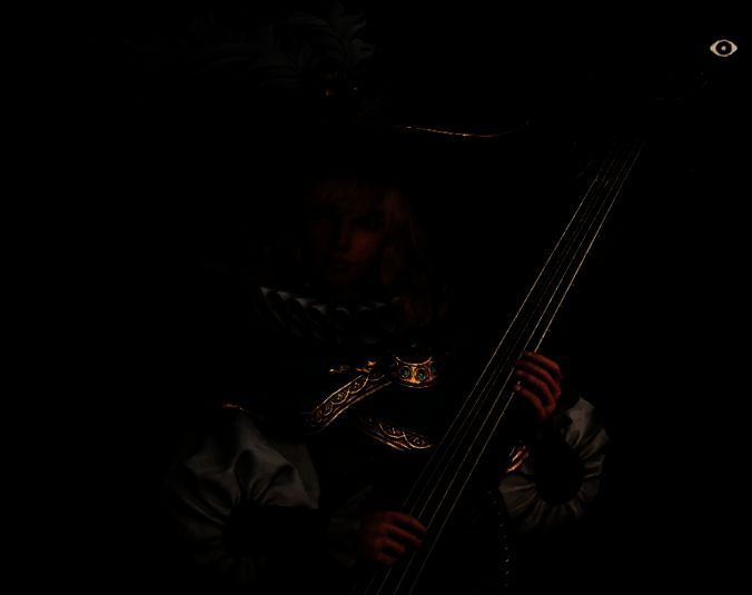 狂想旋律技能展示，显示团队增伤与暴击提升效果