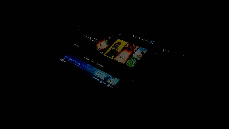 《异星工厂》游戏界面截图，展现高度自由的工业建造玩法