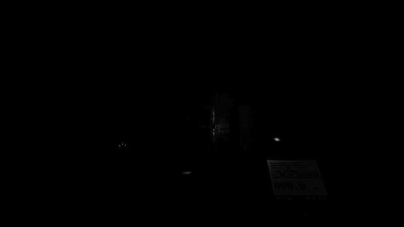 幽暗楼梯间突然闪现半透明女鬼身影，红色眼睛清晰可见，营造强烈视觉冲击