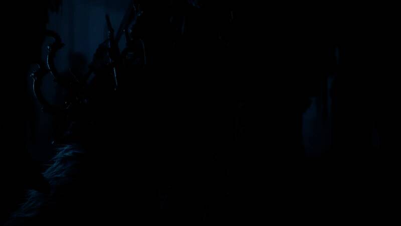 主角手持长刀与巨大怪物在废墟中对峙，天空乌云密布，气氛紧张