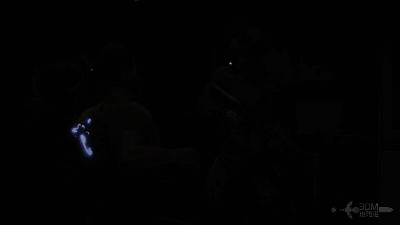 变异体撕裂科学家的瞬间，血迹飞溅，主角躺在地上目睹一切