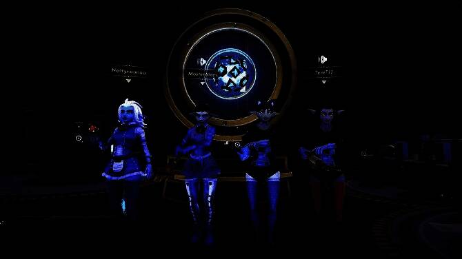 一名哥布林女仆使用喷水装置清洗墙壁上的怪物涂鸦，水花四溅，光影效果生动