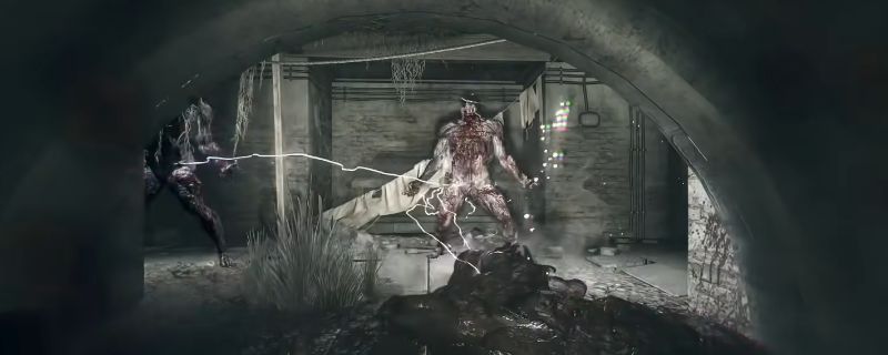 玩家在教堂地下室附近引诱夜魔，画面显示角色正跑向一个隐蔽洞穴入口