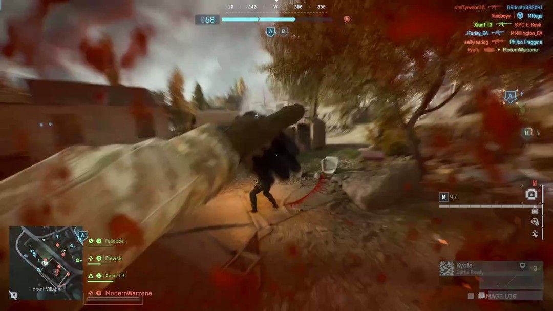 两辆坦克在开阔地带对射，炮火轰鸣