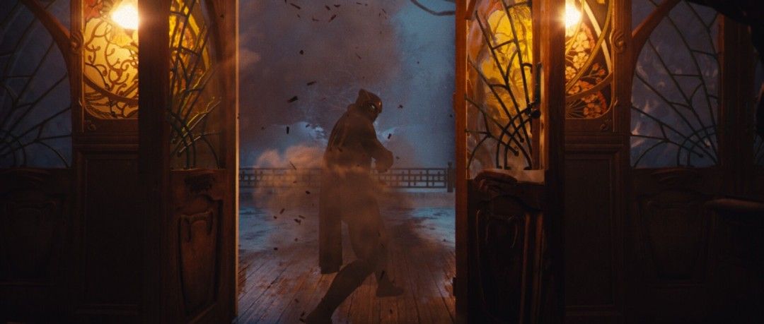 战斗中敌人持枪射击，火花四溅，场面紧张刺激