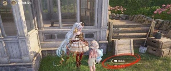 角色站在大许愿树下仰望星空，周围飘散着发光粒子，氛围梦幻