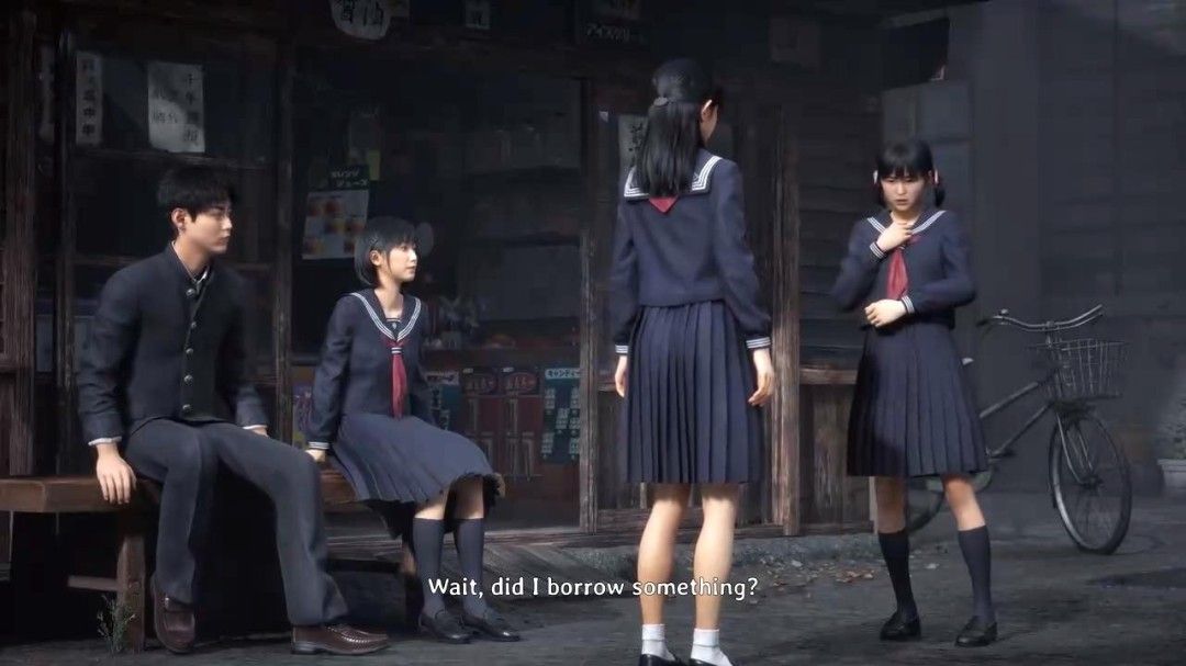 深水雏子惊恐地回头张望，身后走廊尽头隐约可见一个披发爬行的女性怪物轮廓