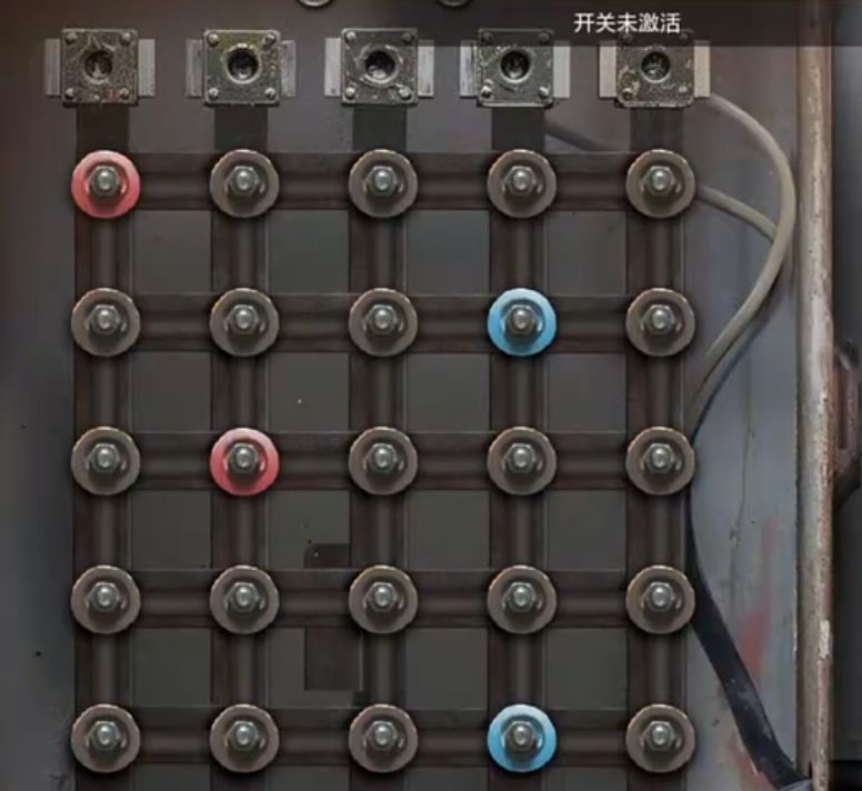 游戏中显示电路盒特写画面，旁边为正在进行的连线解谜小游戏界面