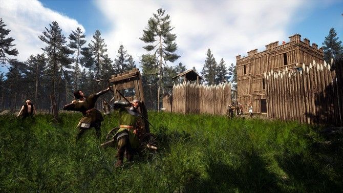 玩家角色身穿铁甲持盾冲锋，背景为泥泞战场与飘扬旗帜，呈现激烈攻城战场景