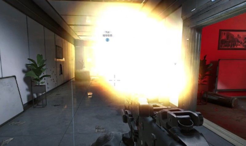 游戏内核爆手电触发瞬间的画面，敌方视角呈现全屏白色闪烁，丧失视野控制