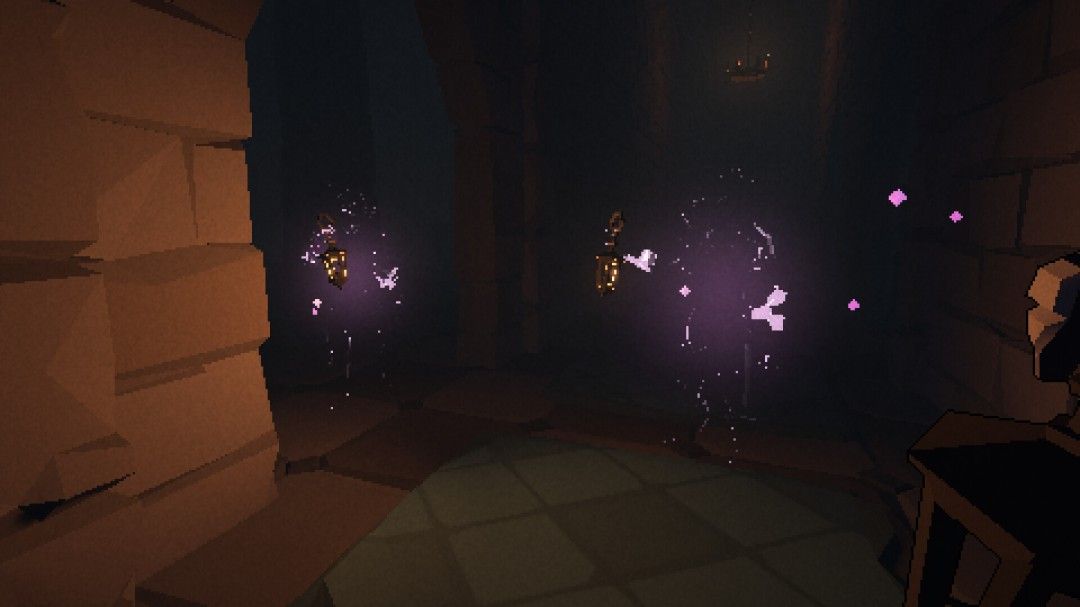 一名角色正蹲下拾取发光符文，背后门缝中隐约可见小丑的眼睛凝视