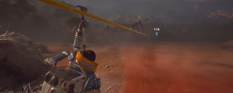 《ARC Raiders》游戏中展示金色武器蓝图掉落界面，背景为女王收割机战斗场景