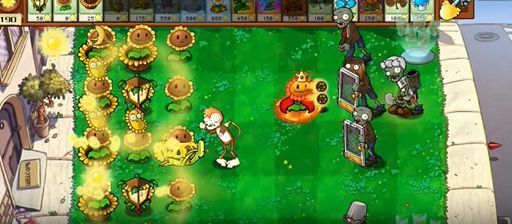 战斗场景中阳光路灯花位于阵型中央，周围多株向日葵同时发光，画面充满金色光芒特效，象征协同产光