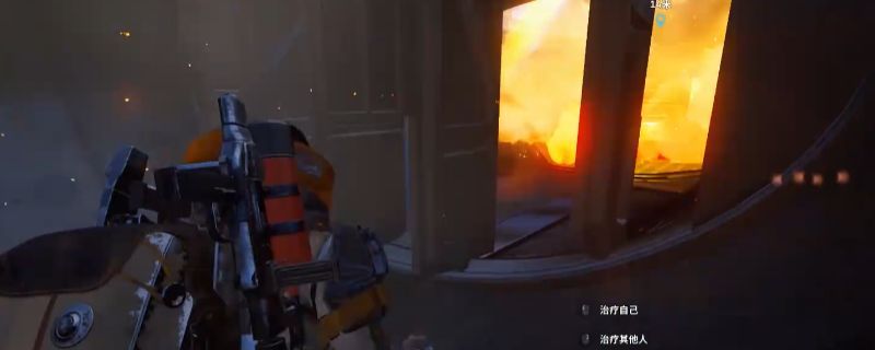 《ARC Raiders》太空港收割机区域入口场景，一只庞大的机械蜘蛛矗立在门前，金属肢体泛着冷光，周围布满废弃飞船残骸和能量管道