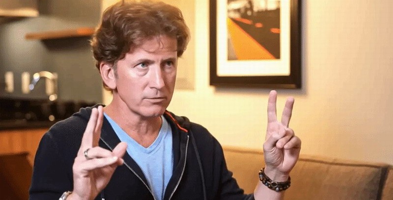 《辐射》全系列作品拼贴图：从1997年DOS版像素界面到最新实机渲染画面，时间轴式排列展现27年视觉进化历程