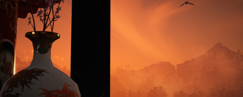 《燕云十六声》游戏内‘墓雾笼罩的监狱’入口场景：浓雾弥漫的幽暗森林边缘，一座半坍塌石砌拱门若隐若现，门楣刻有模糊篆文，地面散落霜花与焦黑火箭残痕