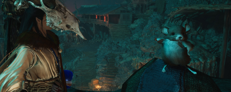 《燕云十六声》云步尖塔入口实机画面：幽暗石阶蜿蜒向下，青砖拱门透出微光，上方悬垂锈蚀铁链与飘动符纸，氛围诡谲而古意盎然