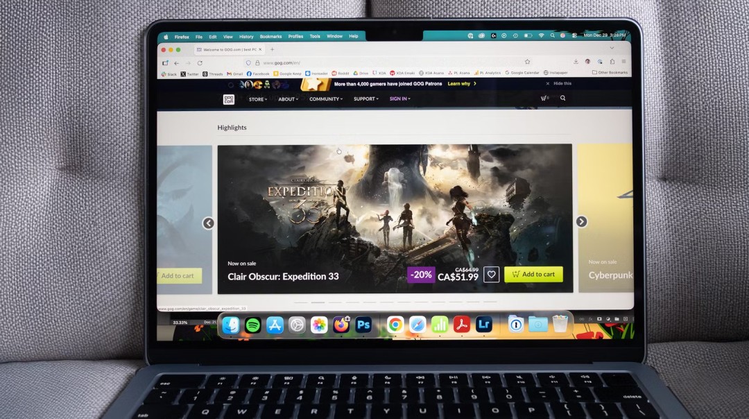 GOG官方社交媒体发布的概念图：深蓝色科技感背景中，GOG Logo与Linux企鹅图标并列浮现，下方标注‘Linux is the next frontier’标语