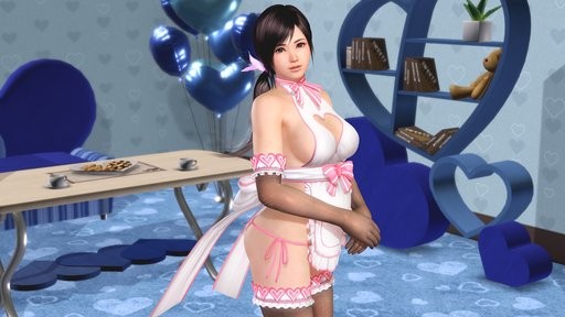 写真集第十五页：女神踮脚取高处香料罐，围裙下摆随动作上提，露出纤细腰线，背景架子上整齐排列各色调料瓶