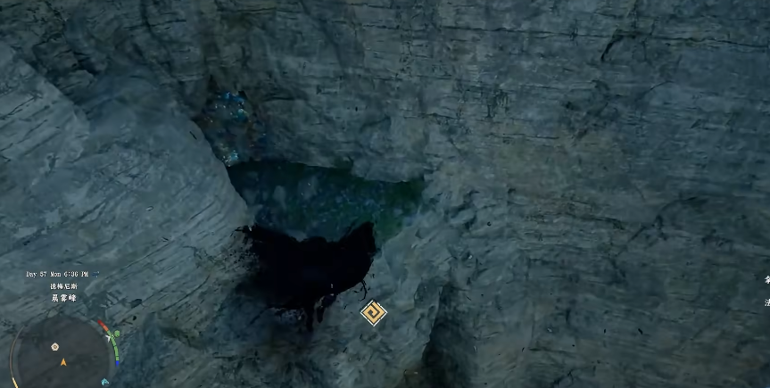 宝箱开启动态帧：扇子悬浮旋转，水墨山河在扇面流动，青色光晕笼罩整个洞窟，粒子特效如星尘升腾